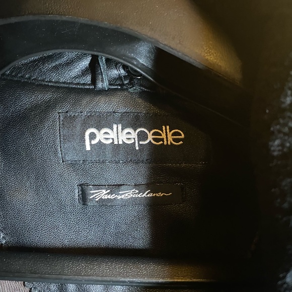 Worn (like new) Pelle Pelle Leather jacket. WITHOUT FAUX  FUR COLLAR - Picture 2 of 4